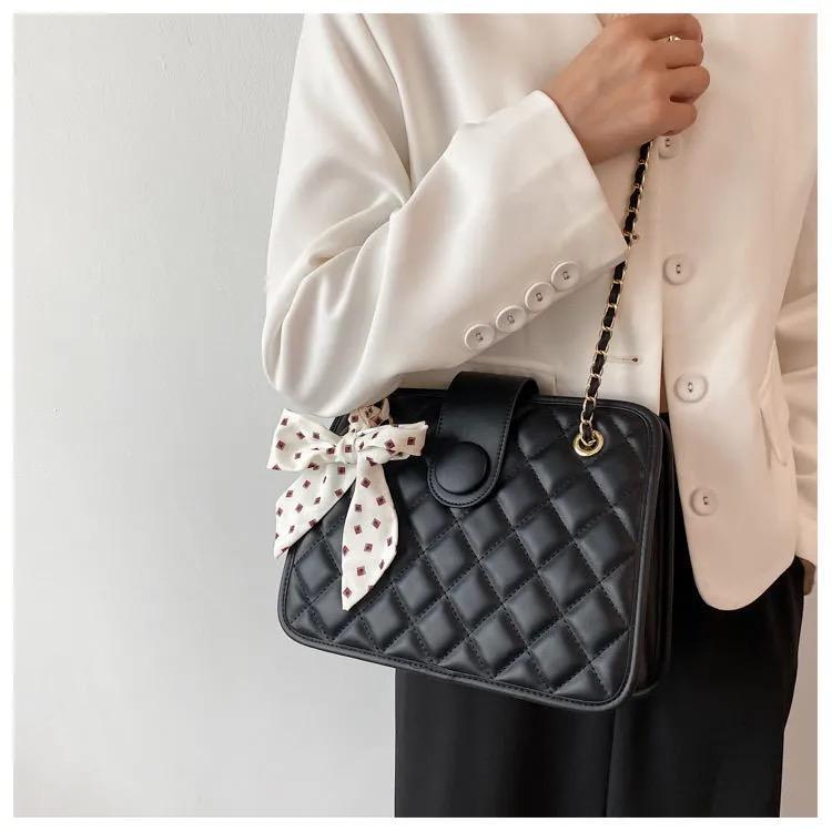 ボウチェーンショルダーバッグ