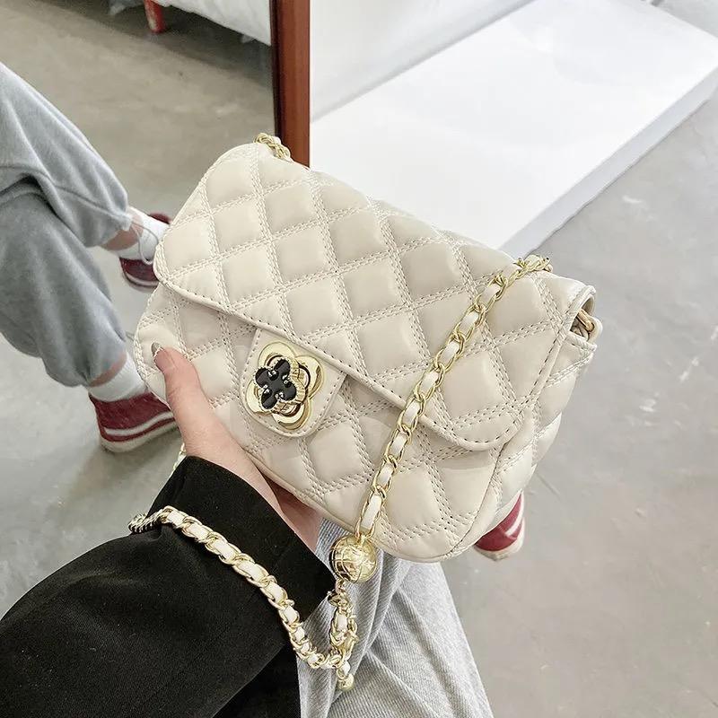 人気のオールマッチ斜めショルダーバッグ