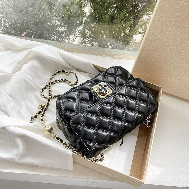 人気のオールマッチ斜めショルダーバッグ