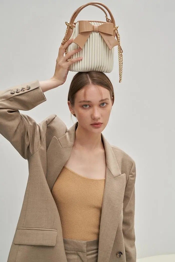 ボウチェーンクロスボディバッグ