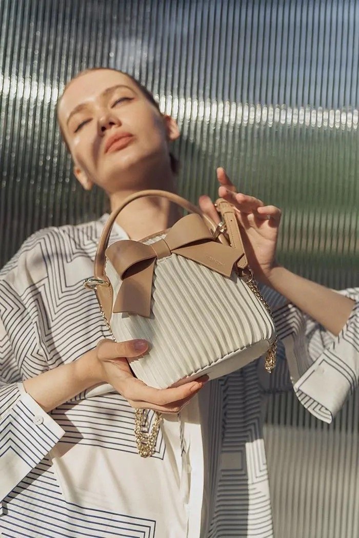 ボウチェーンクロスボディバッグ