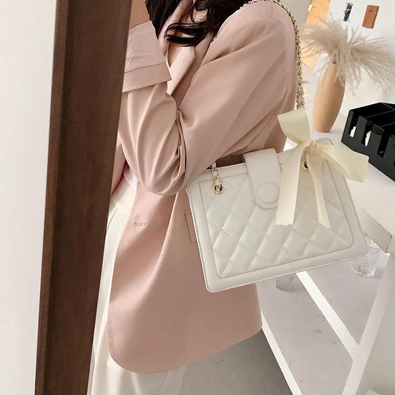 チェーンショルダーメッセンジャーバッグ