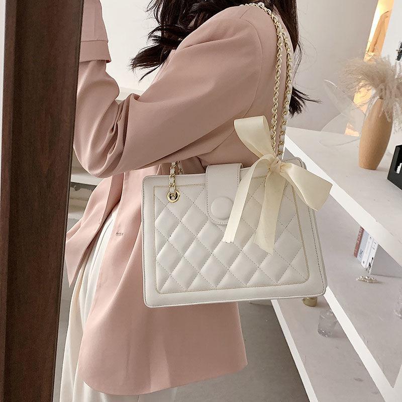 チェーンショルダーメッセンジャーバッグ