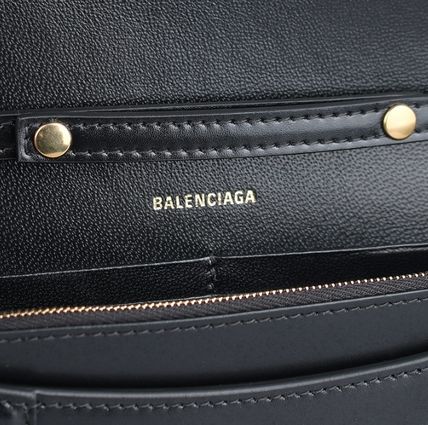 BALENCIAGA