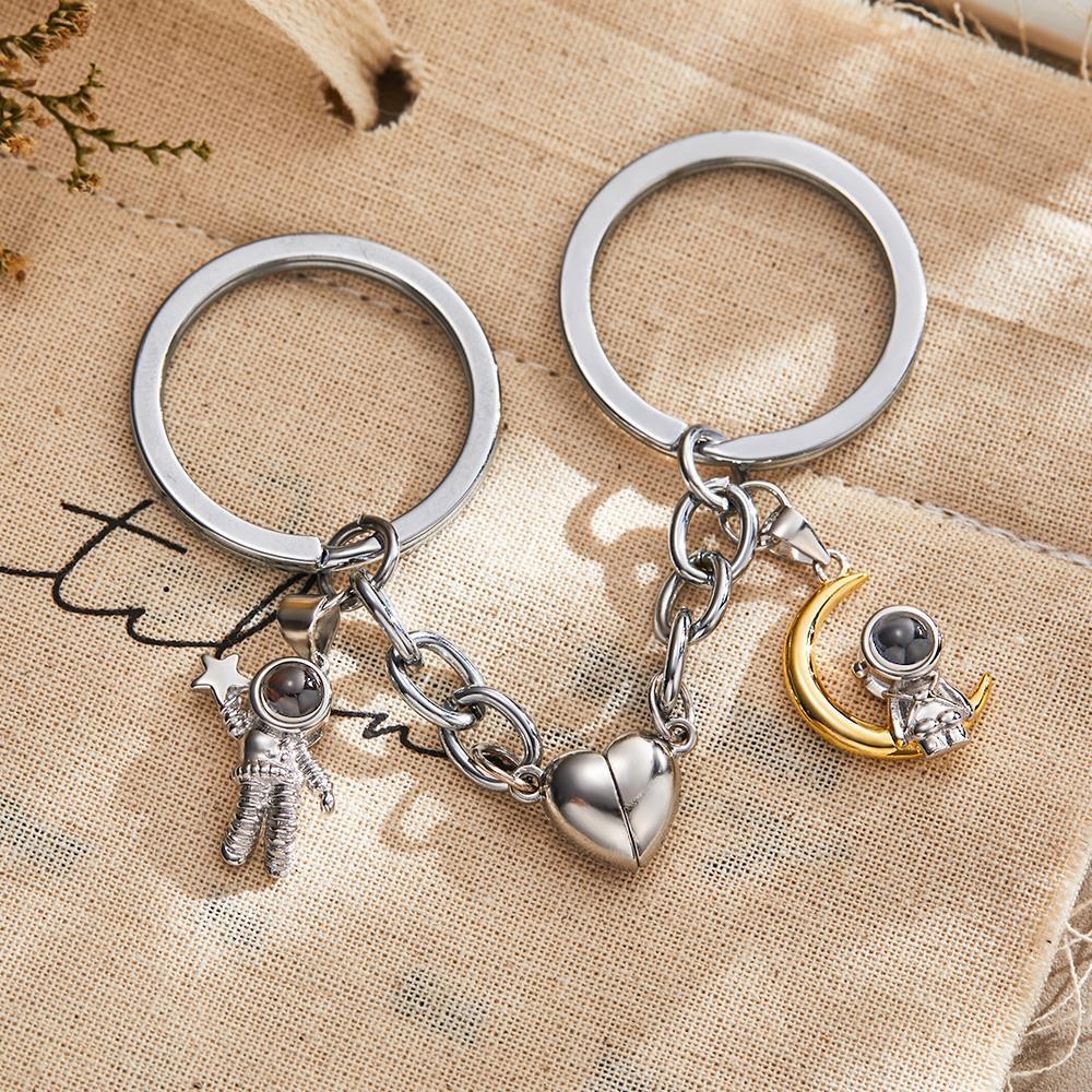 2pcs Couple Magnetic Heart & Spaceman Charm Projection Photo Key Chain Anniversary Gifts for Him - soufeelmy