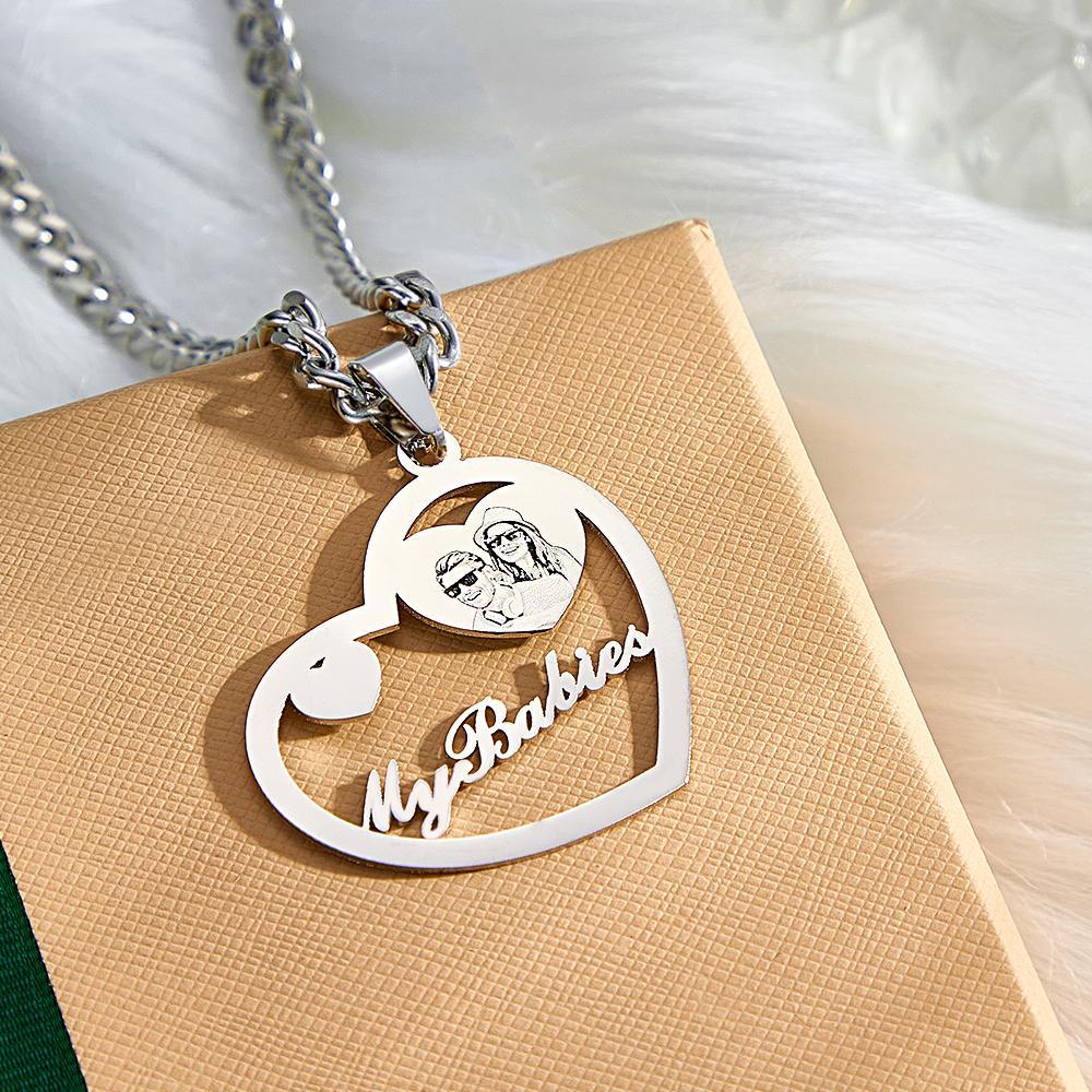 Personalized Photo Engraved Halo Heart Necklace in Gold, Silver & Rose Gold Heart Shaped Locket Pendant Photo Heart Necklace - soufeelmy