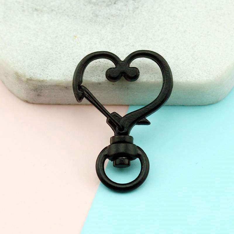 Heart-Shaped Swivel Snap Hook Keychain Metal Spring Snap Keychain Hook Lobster Clasp Key Ring Black -