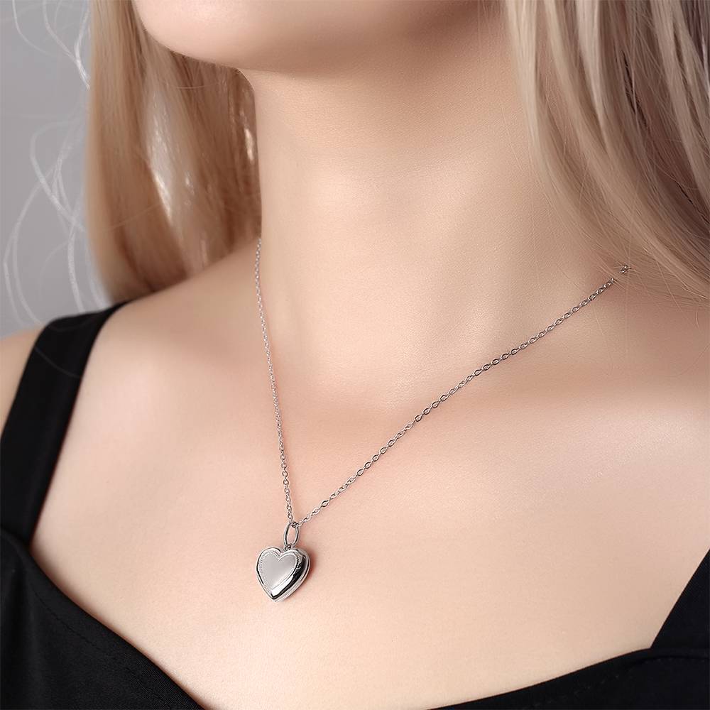 Heart Printing Photo Locket Necklace with Engraving Platinum Plated