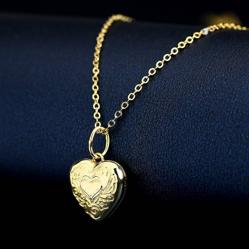 Embossed Printing Heart Photo Locket Necklace with Engraving 14k Gold Plated