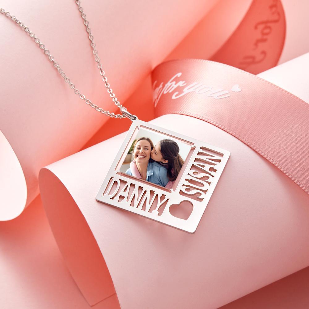 Custom Photo Engraved Necklace Exquisite Round Gifts - soufeelau