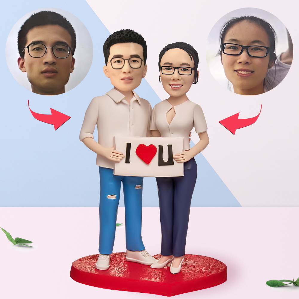 定制情侶搖頭人偶 手裏拿著 我愛你 的牌子，可添加文字
