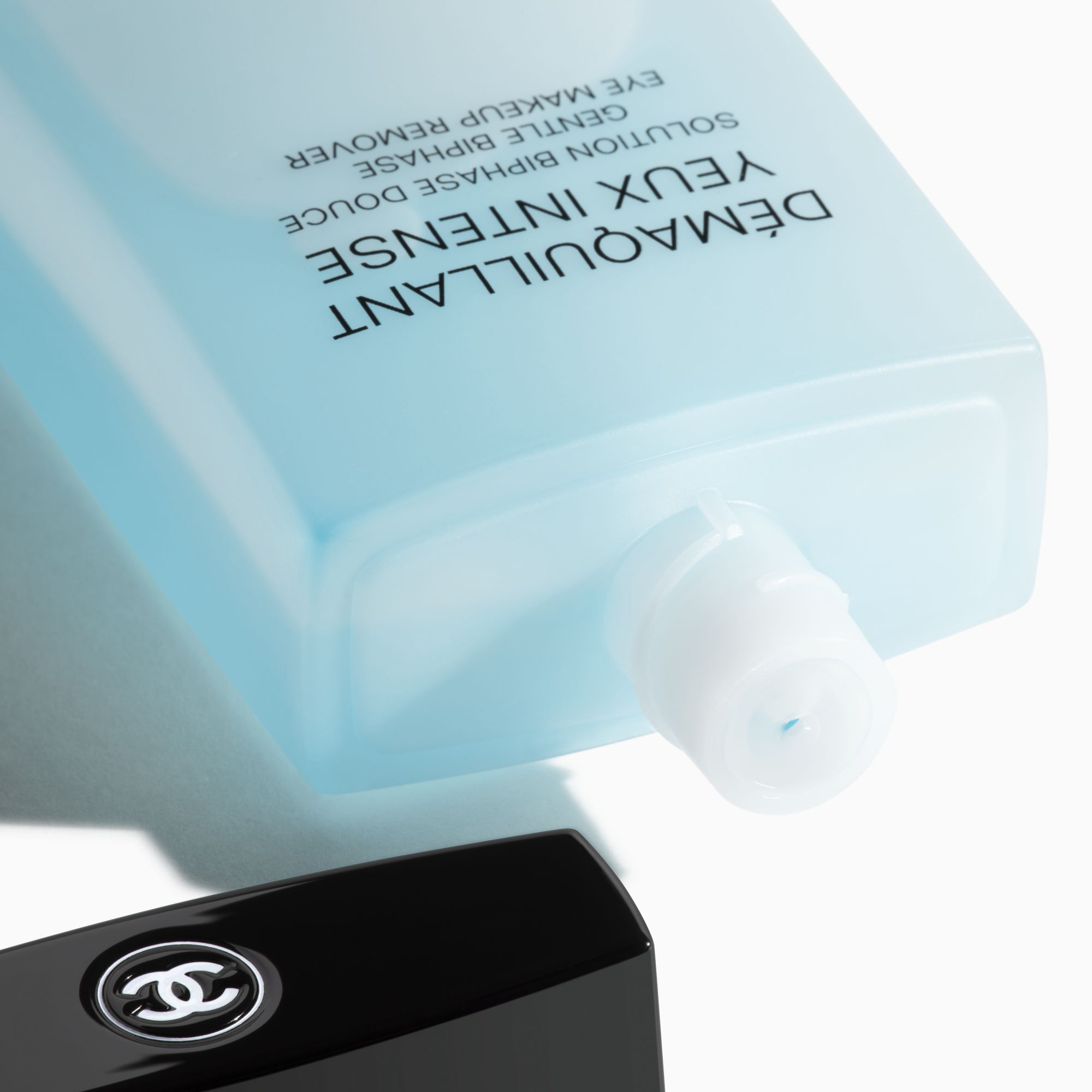 PEMBERSIH MAKEUP MATA