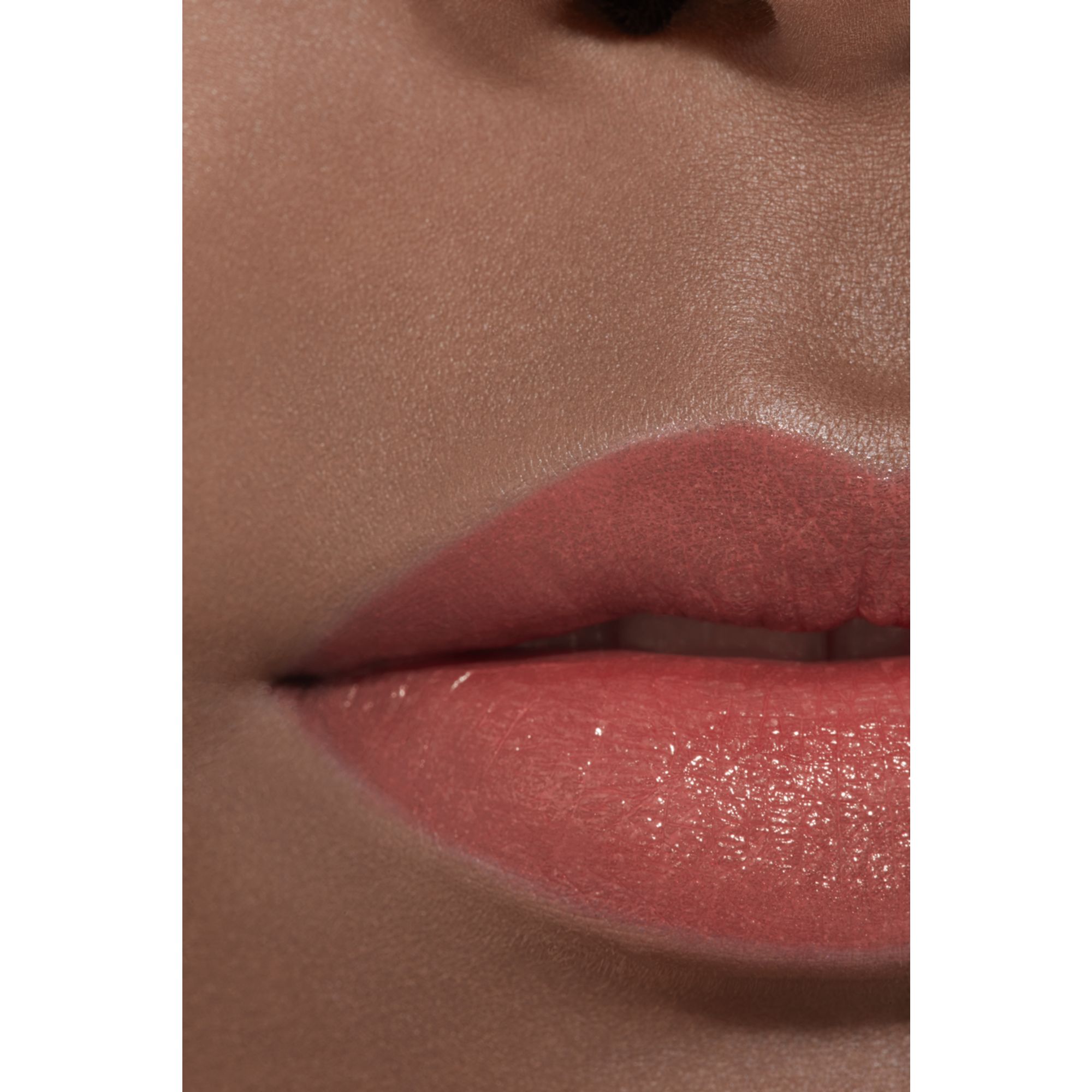 LUMINOUS INTENSE LIP COLOUR