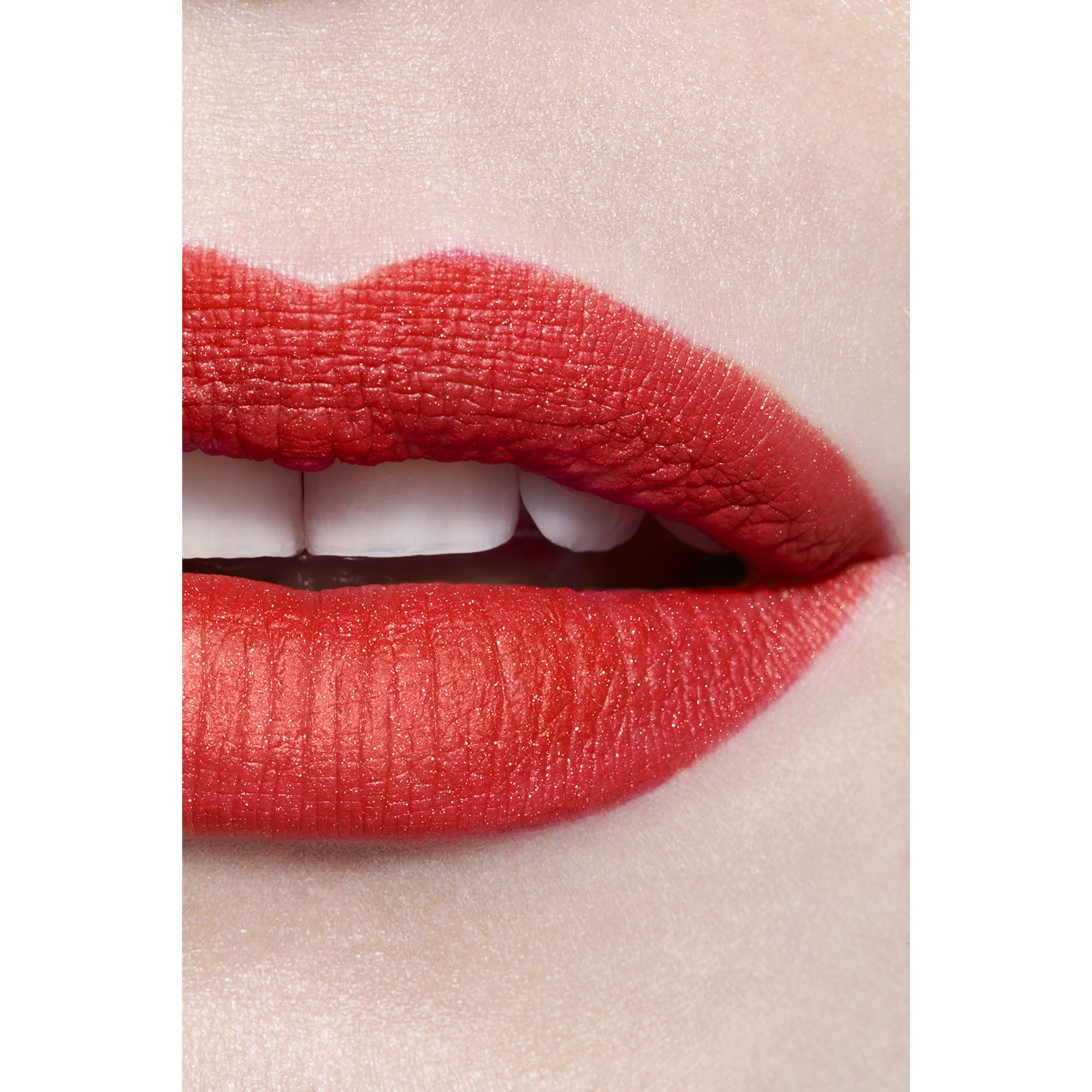 PEMULAS BIBIR MATTE BERKILAU