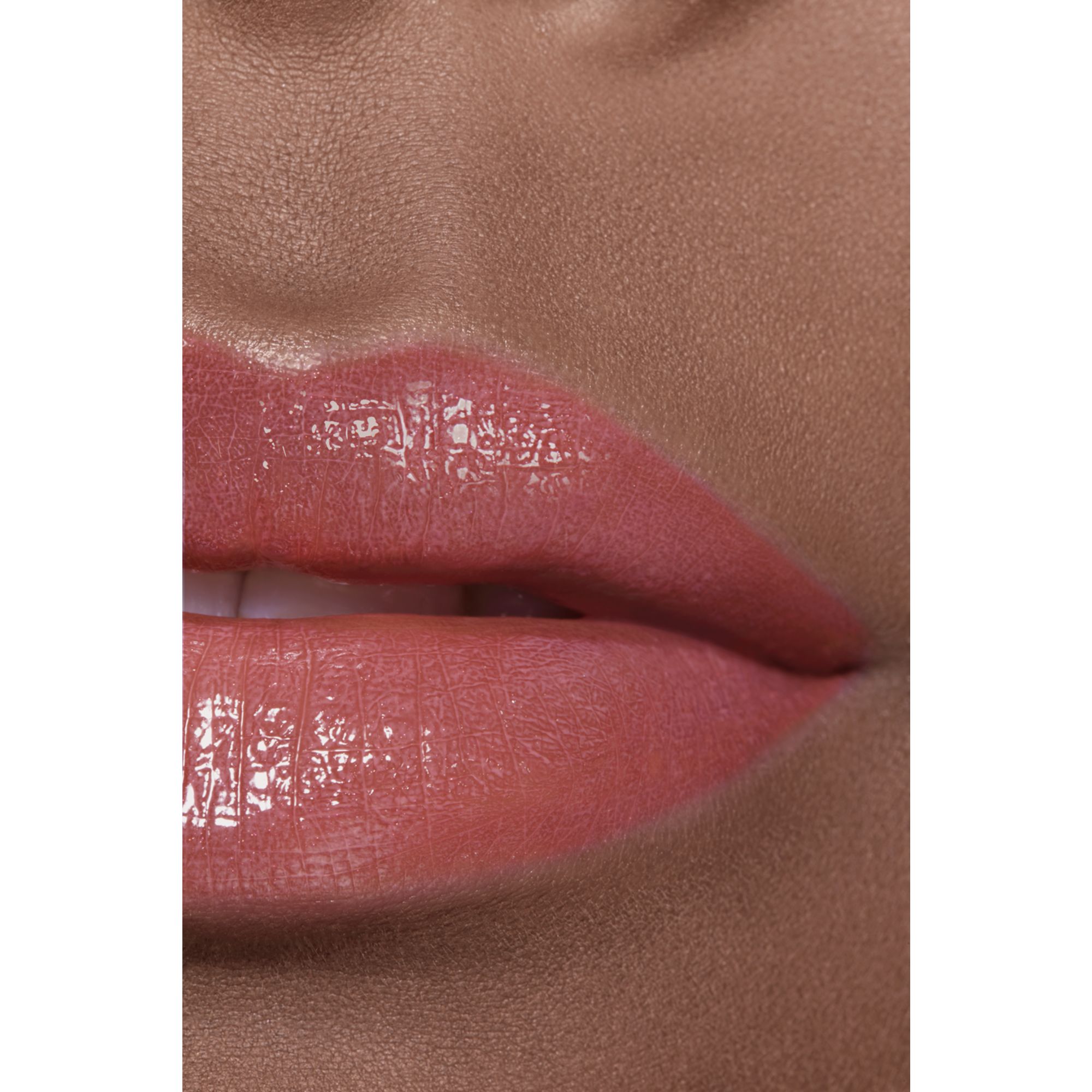 WARNA, KILAU, INTENSITAS DALAM SEKEJAP