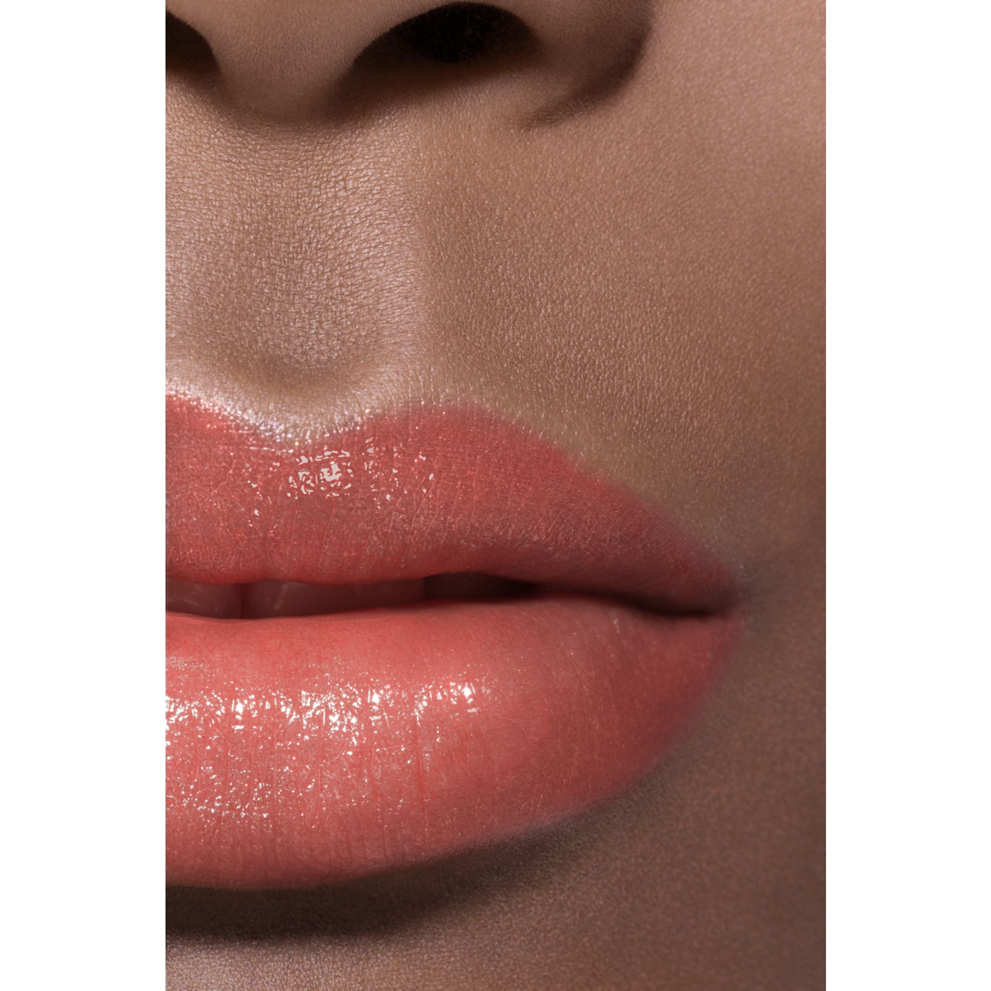 WARNA, KILAU, INTENSITAS DALAM SEKEJAP