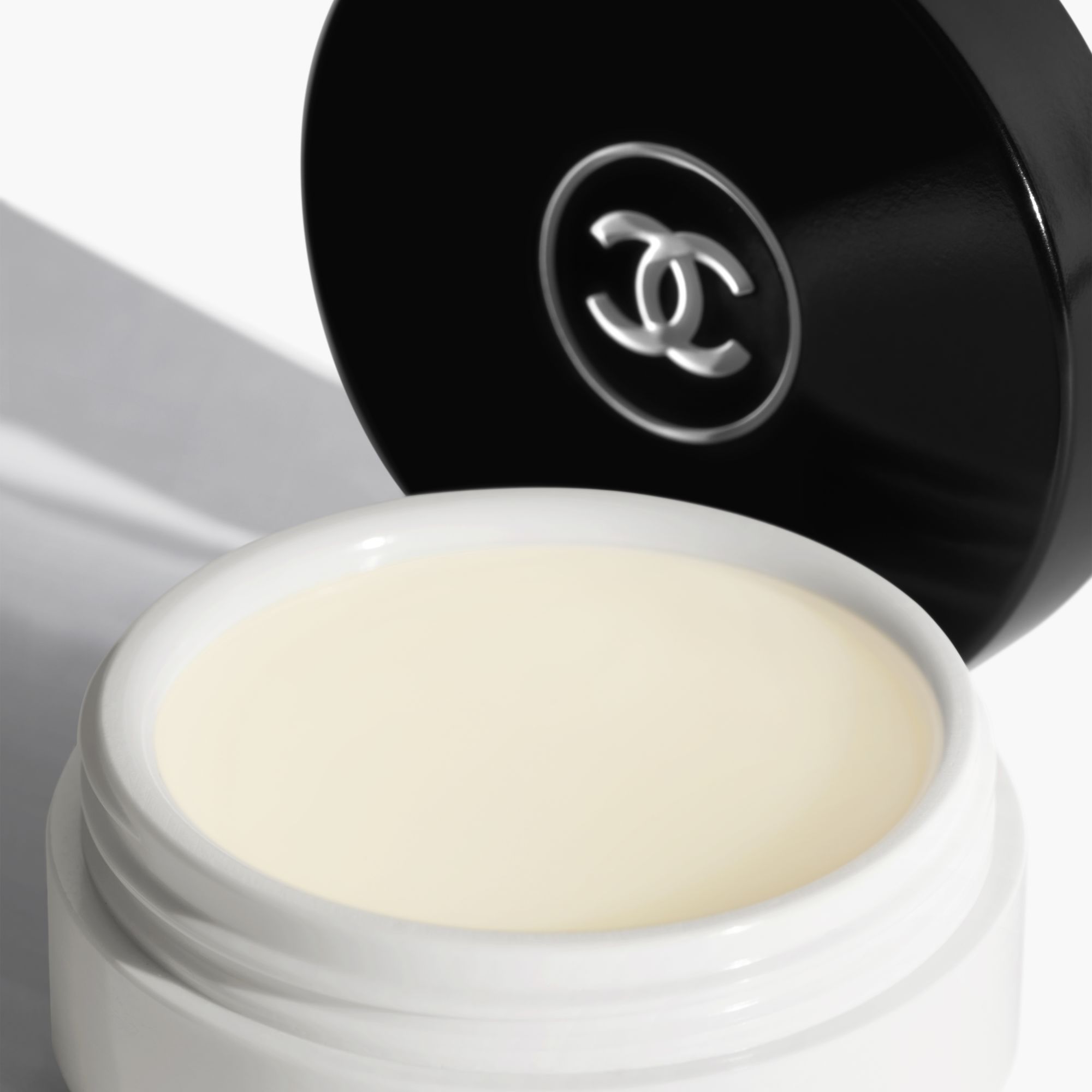 Chanel Review  Hydra Beauty Nourishing Lip Care Lip balm