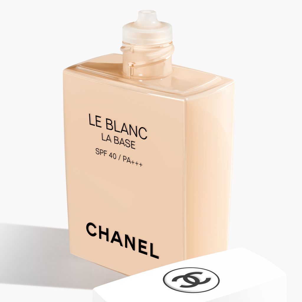 SERUM FOUNDATION UNTUK MENCERAHKAN DAN MEREGENERASI KULIT