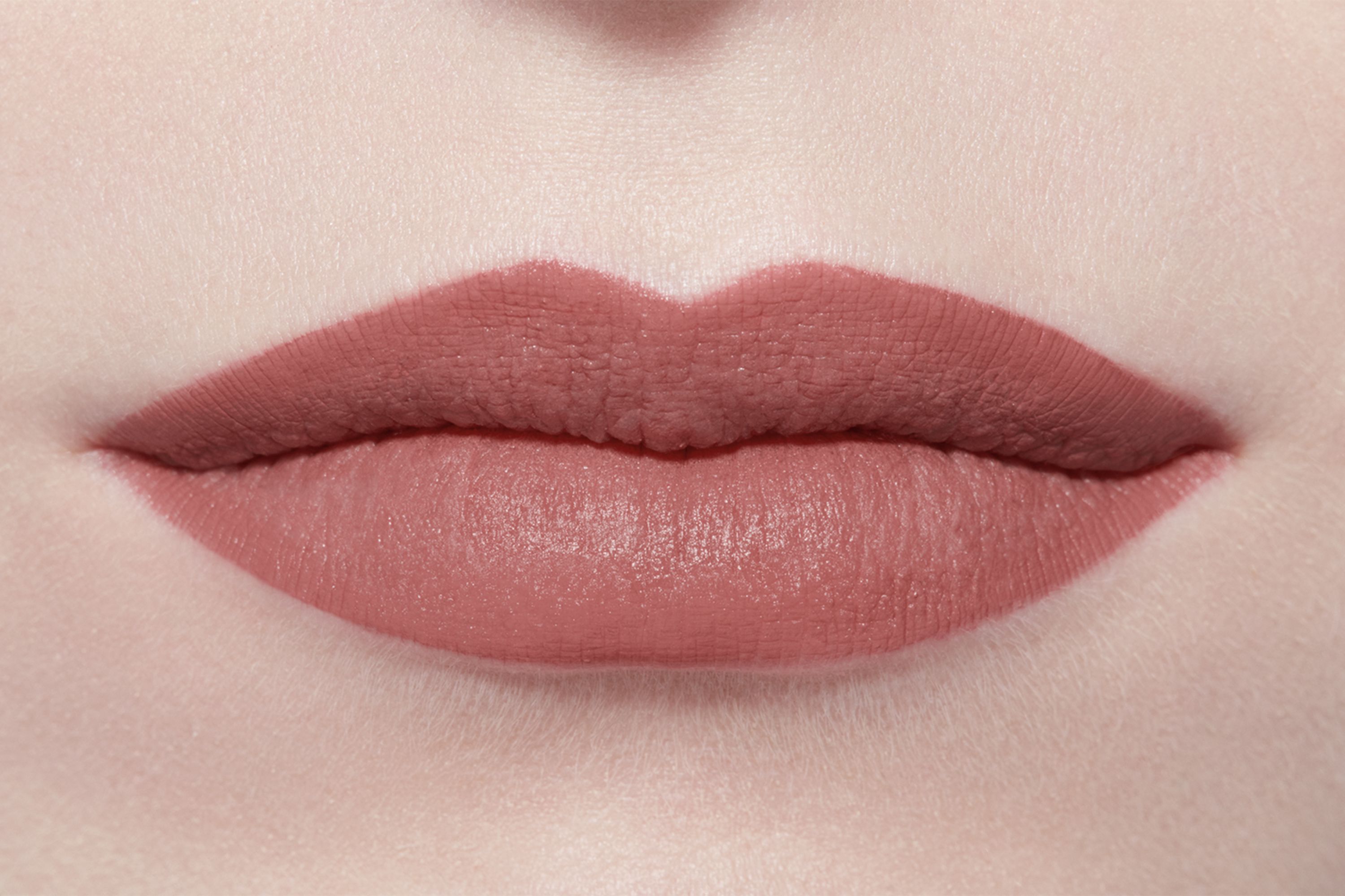 PEMULAS BIBIR MATTE BERKILAU