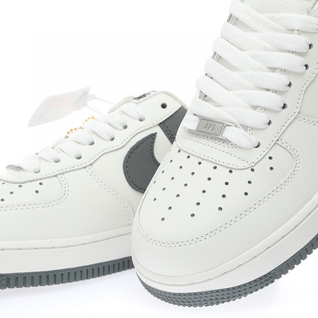 Nike Air Force 1 “皮革拼接米白奶奶灰”
