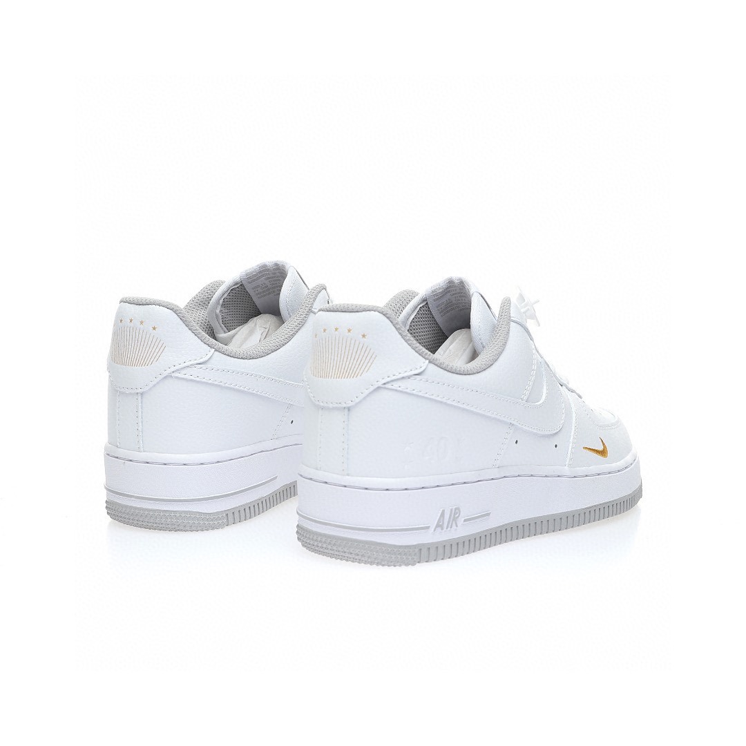 Nike Air Force 1 “40週年版白淺灰金小鉤”