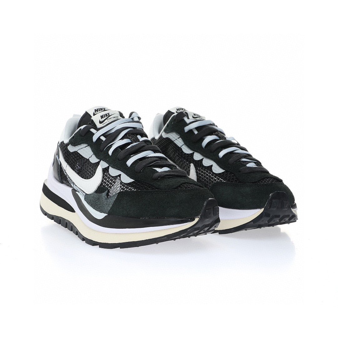 Sacai x Nike VaporWaffle 3.0"Black/White"系列改良馬拉松變形解構前衛設計五層底休閒運動慢跑鞋「透吸黑白大重疊雙鈎子」