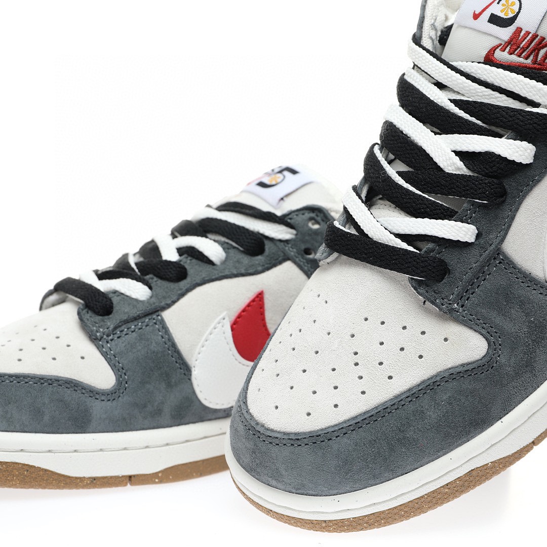 Dunk Low “麂皮黑灰紅雙鉤”