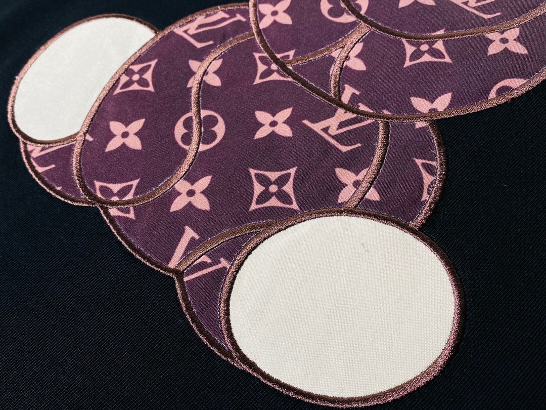 Louis Vuitton/路易威登 秀場限定23ss新款萬針刺繡老化兔子聯名圖案經典圓領短袖