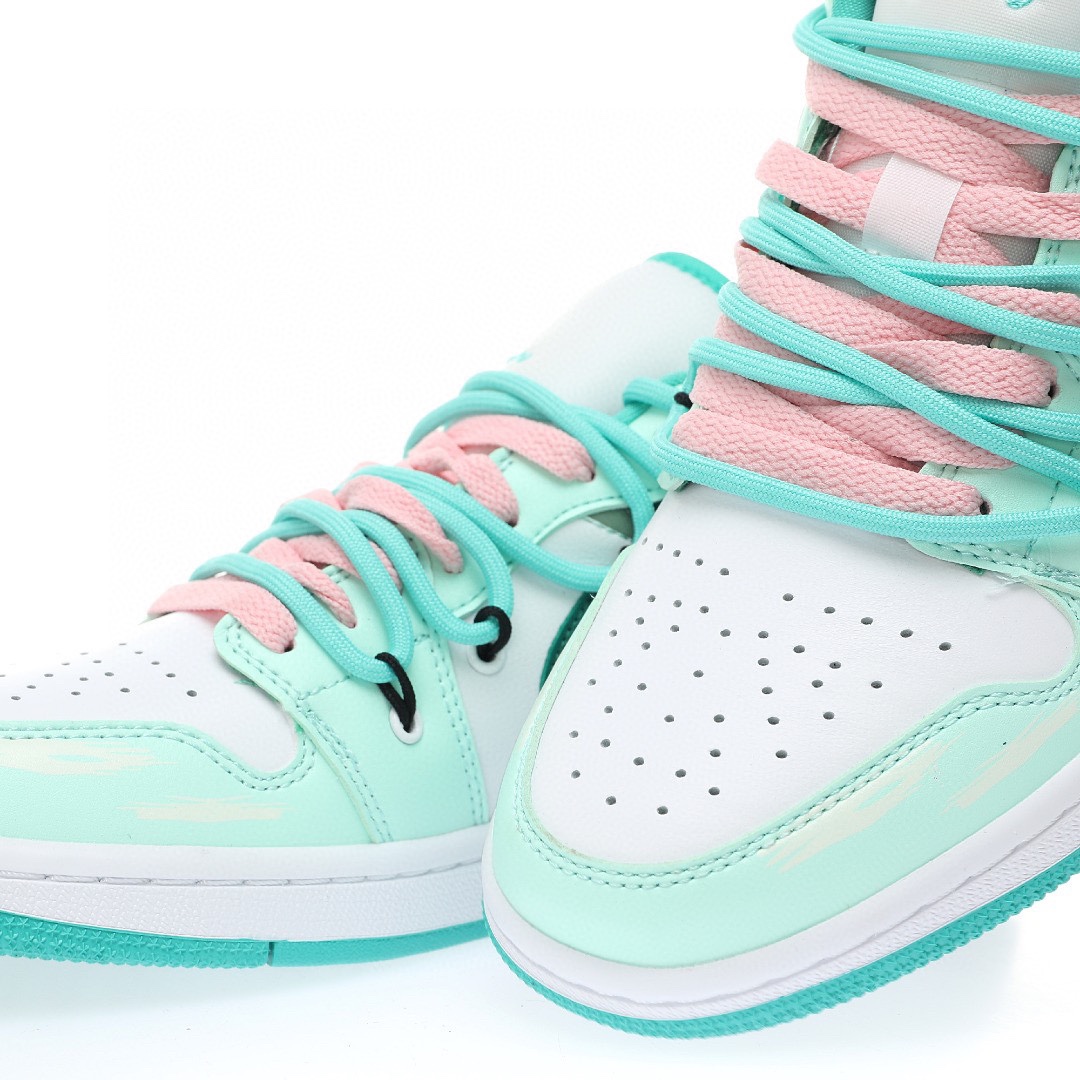 Nike Air Jordan 1 “薄荷綠深灰白”