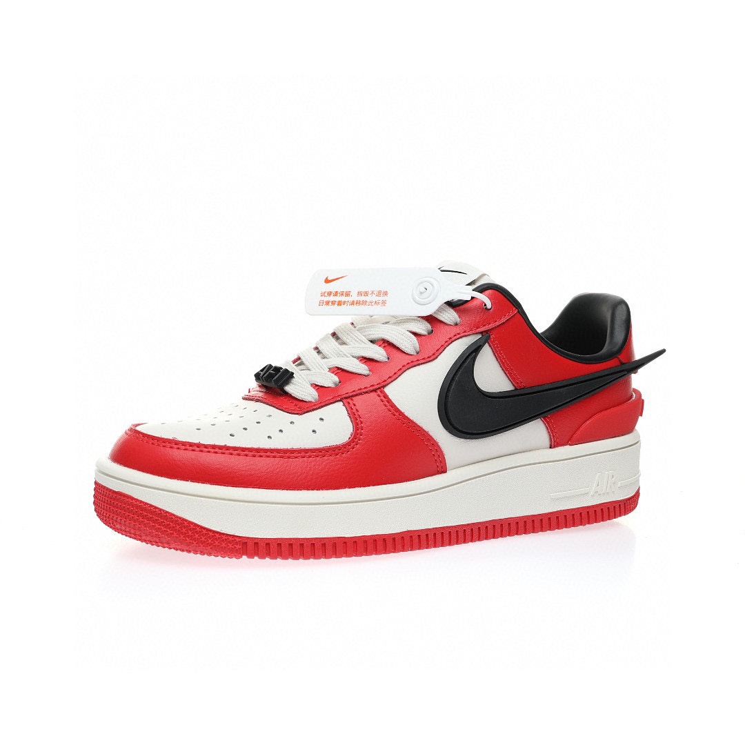 Nike Air Force 1 “聯名芝加哥公牛紅白黑大鉤”