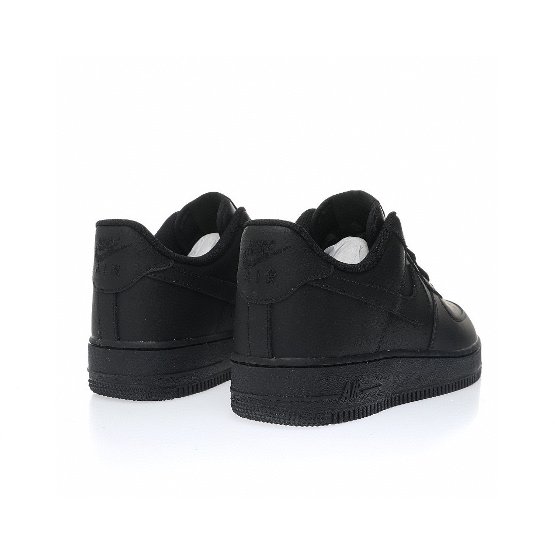 Nike Air Force 1“純黑”