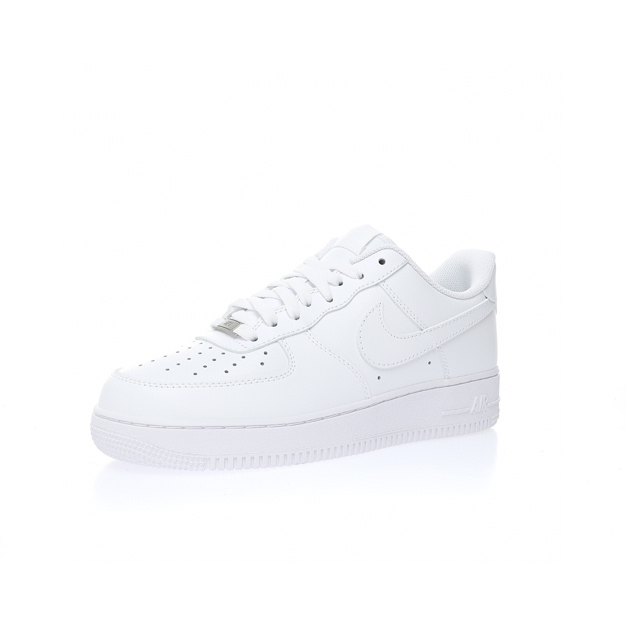 Nike Air Force 1“純白”