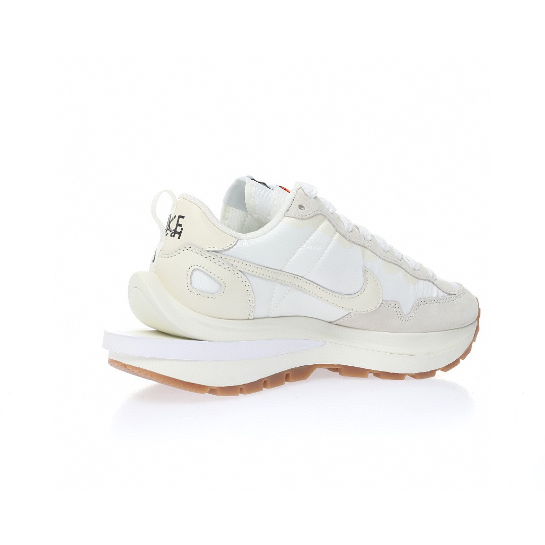 Sacai x Nike VaporWaffle 3.0"Sail Gum"系列改良馬拉松變形解構前衛設計五層底休閒運動慢跑鞋「厚布白帆生膠大重疊雙鈎子」