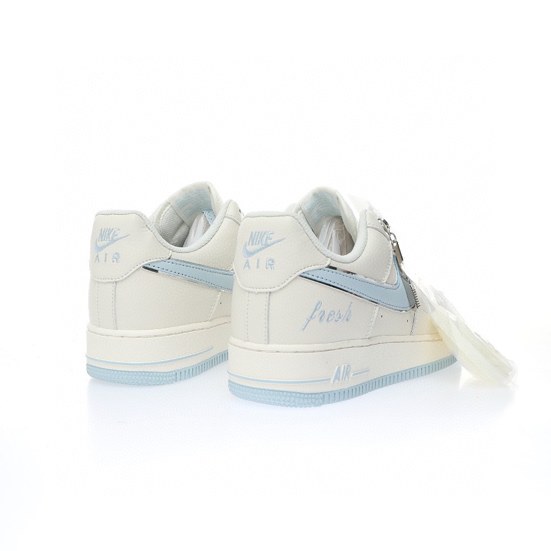 Nike Air Force 1 “皮革白淡藍銀小鉤”