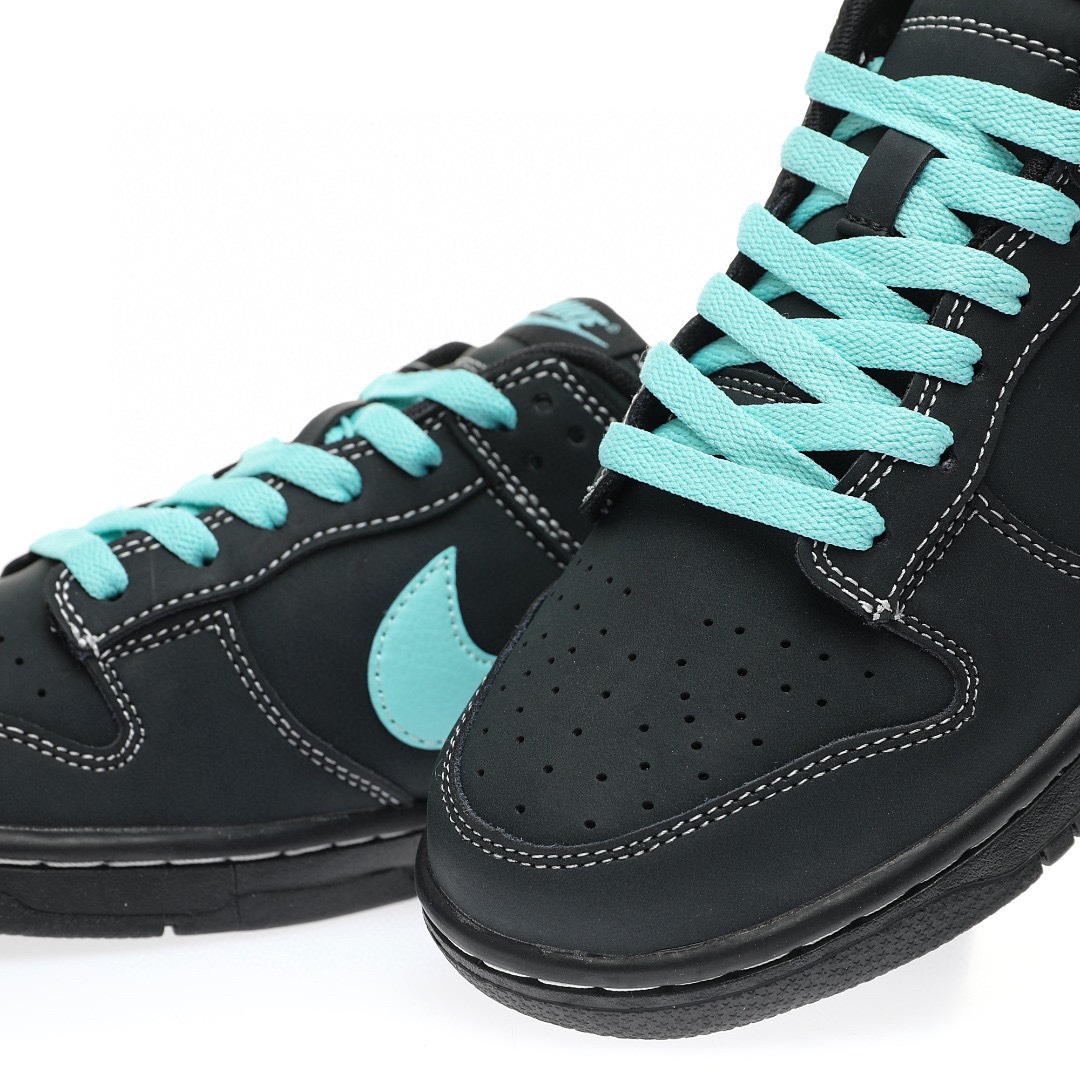 Dunk Low “聯名黑蒂芙尼藍”