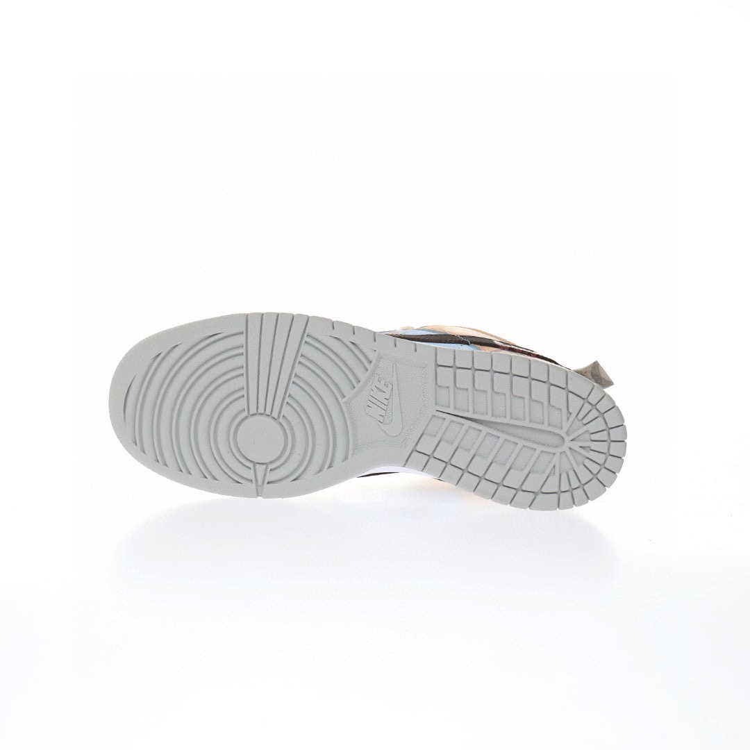 Dunk Low 「奶茶棕黑雙鈎小熊」