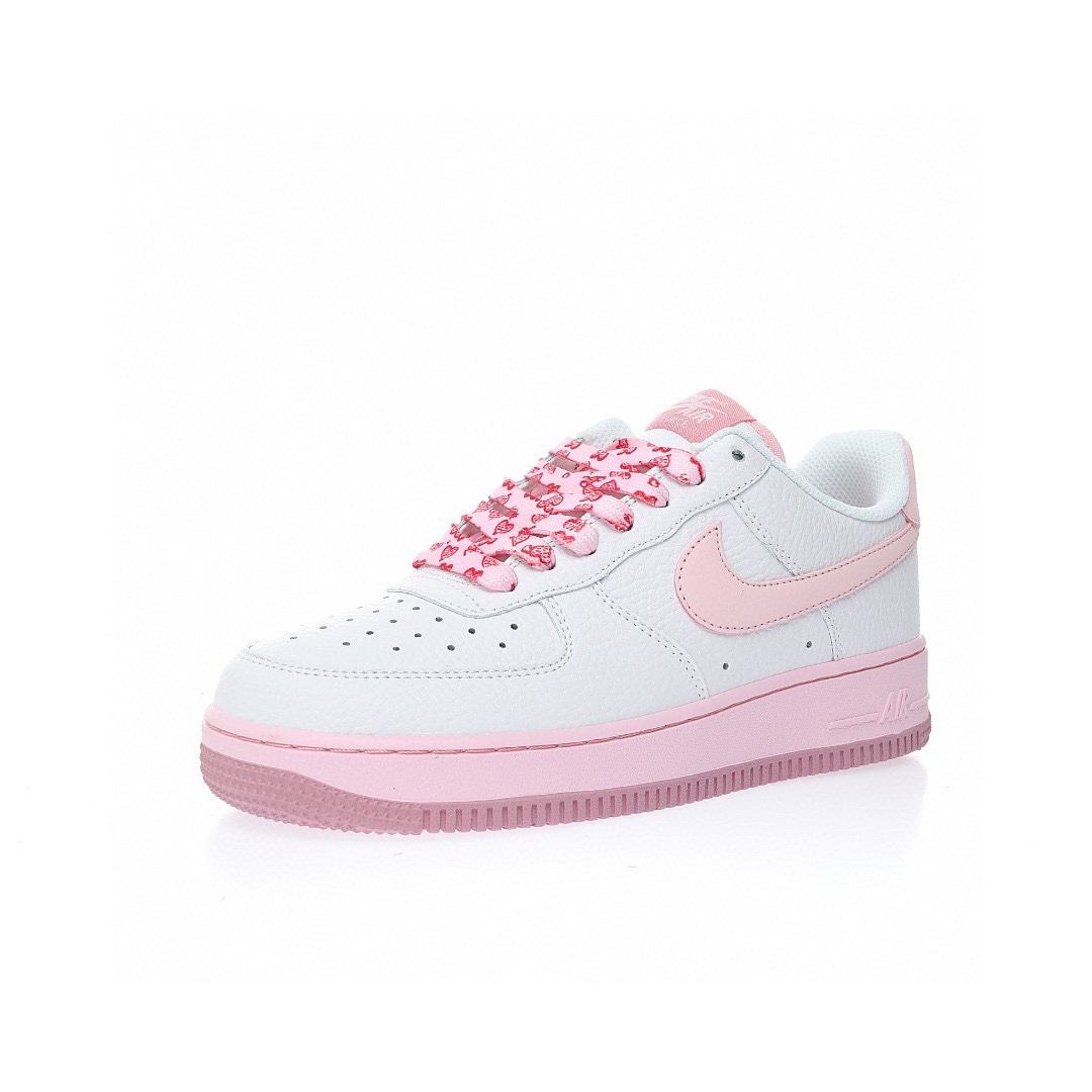 Nike Air Force 1 “皮革白草莓奶霜粉”