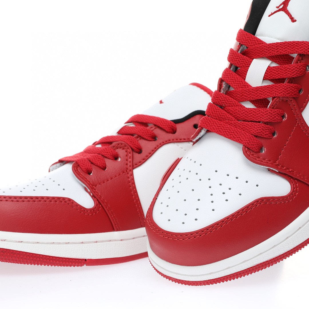 Nike Air Jordan 1 “反轉紅白黑”