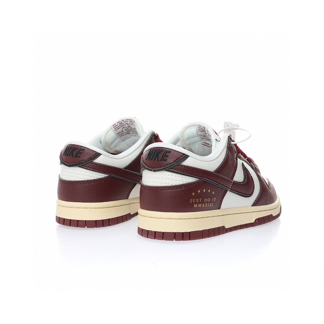 Dunk Low 酒紅白金幣鞋扣