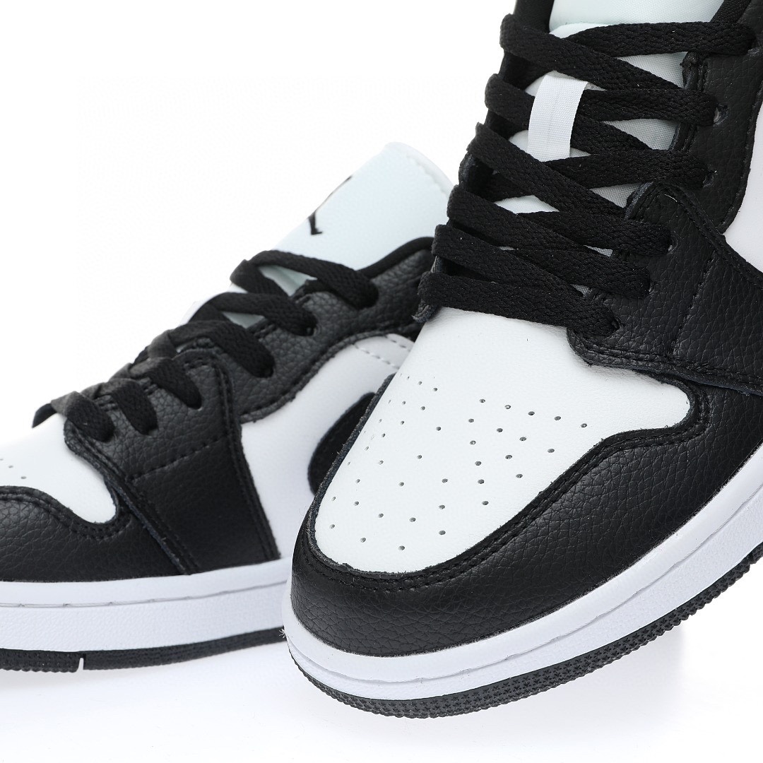 Nike Air Jordan 1 “黑白熊貓新版”