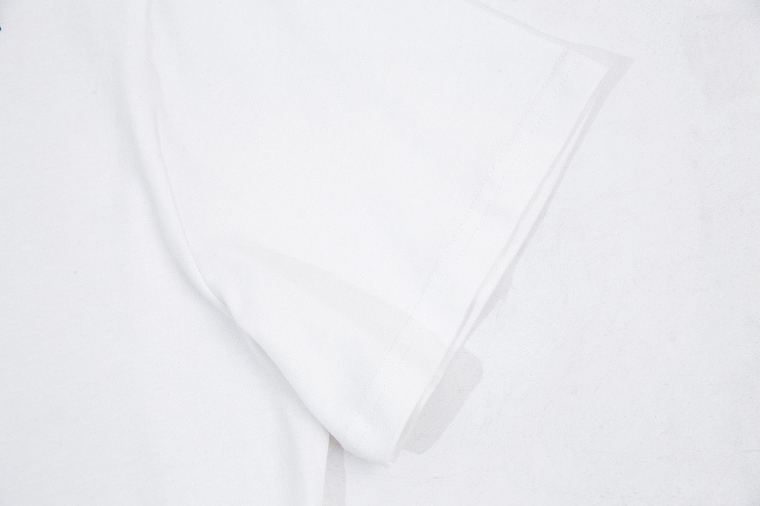 Burberry/巴寶莉 兔年系列圓領短袖