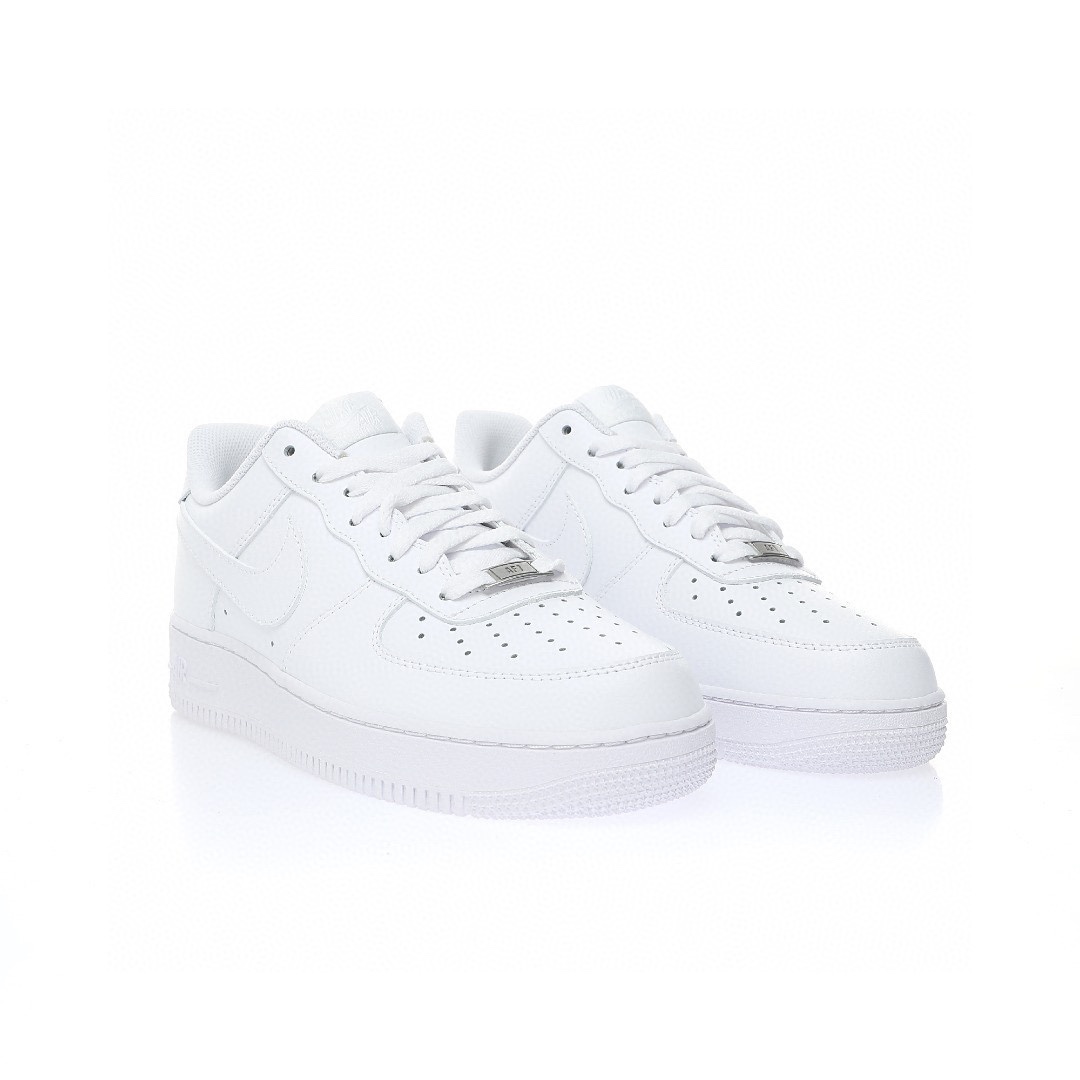 Nike Air Force 1“純白”