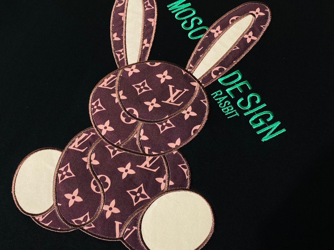 Louis Vuitton/路易威登 秀場限定23ss新款萬針刺繡老化兔子聯名圖案經典圓領短袖