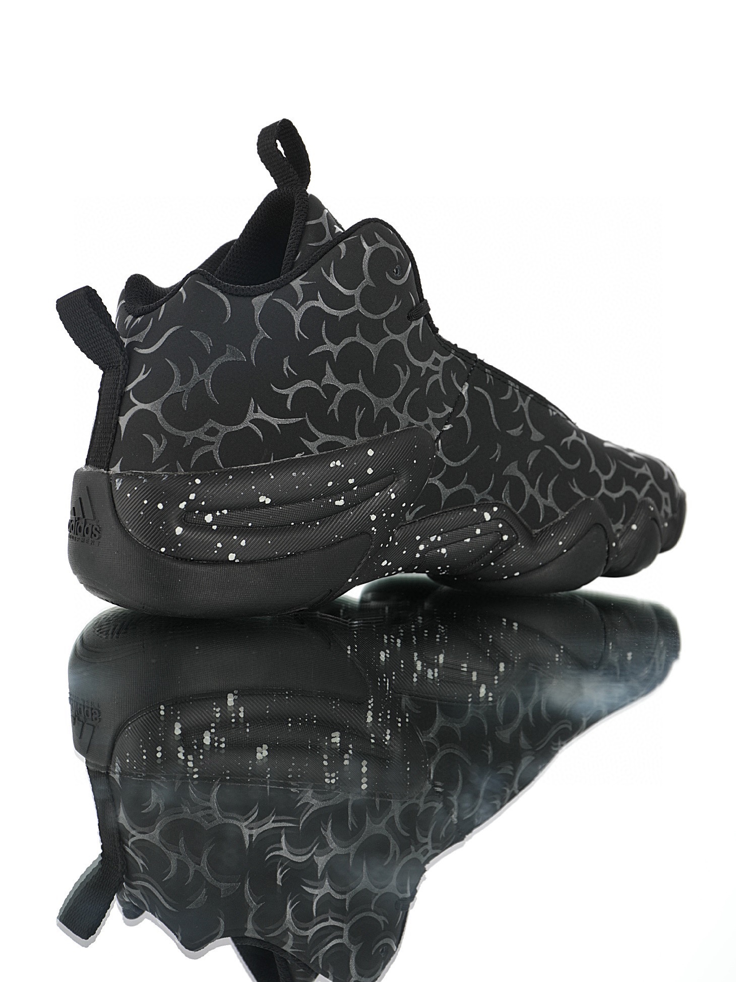 科比8 全黑荊刺潑墨夜光