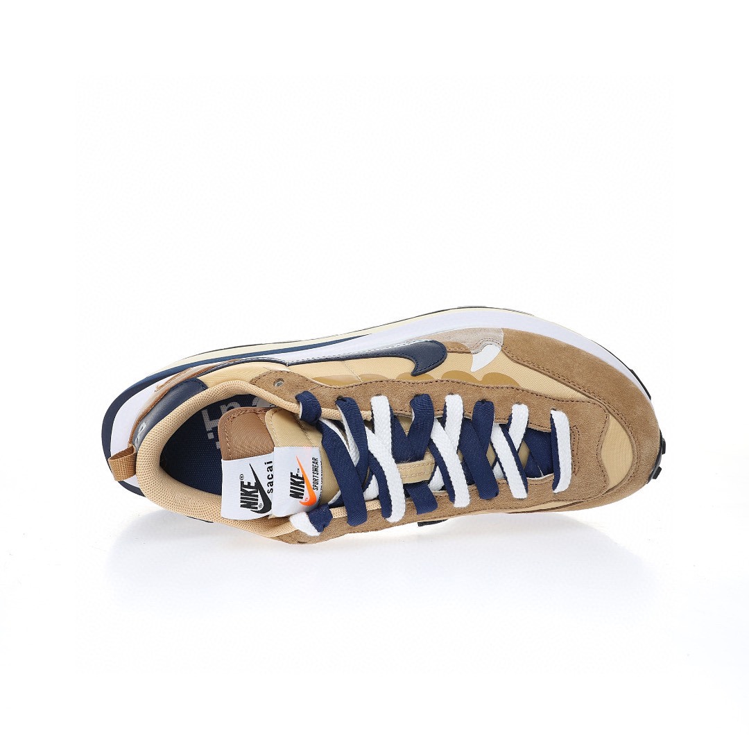 Sacai x Nike VaporWaffle 3.0"Sesame Blue Void"系列改良馬拉松變形解構前衛設計五層底休閒運動慢跑鞋「厚布奶茶黃夜藍白大重疊雙鈎子」