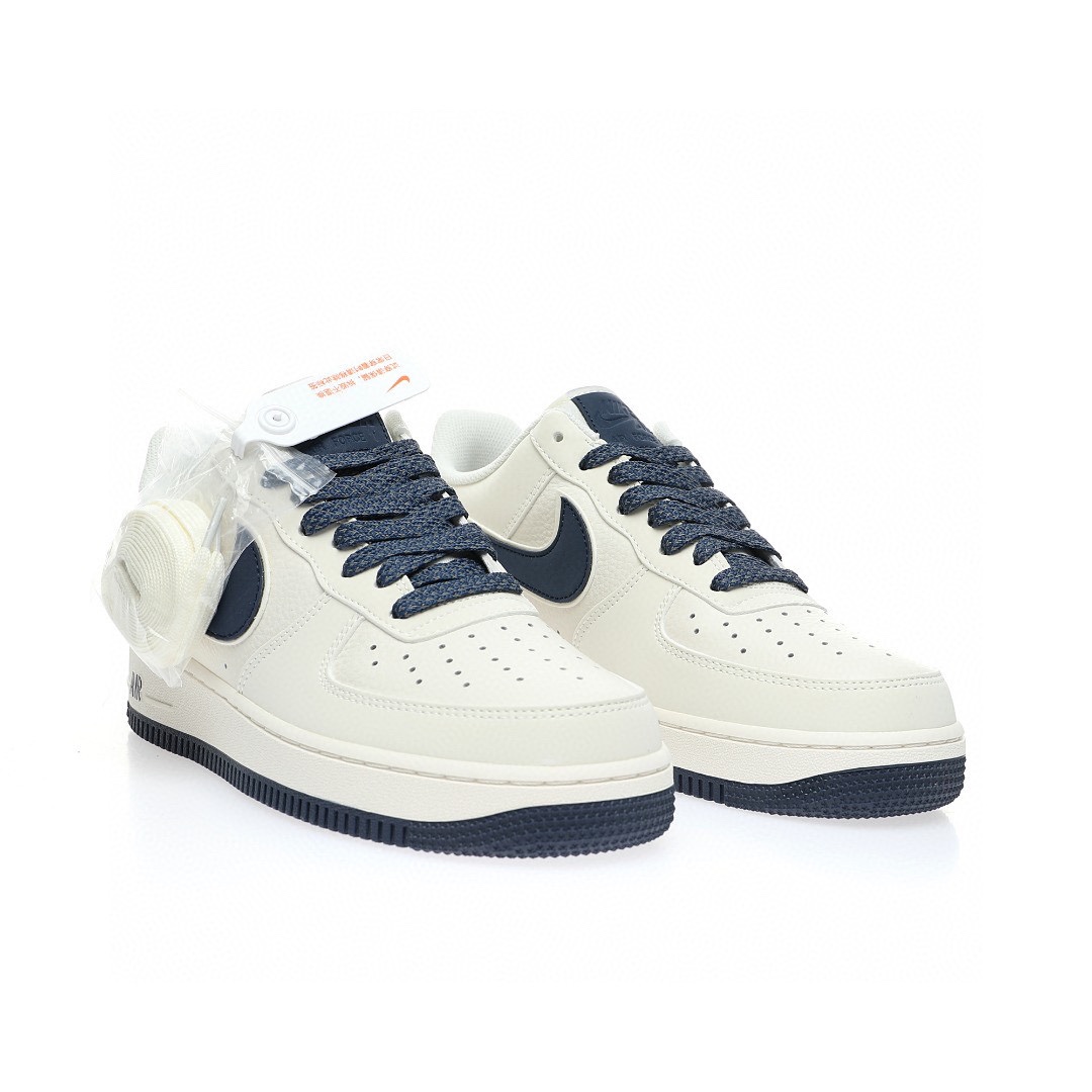 Nike Air Force 1 “皮革米白海軍藍3M反光疊鉤”