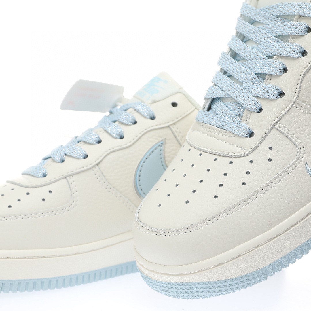 Nike Air Force 1 “皮革白淡藍銀小鉤”