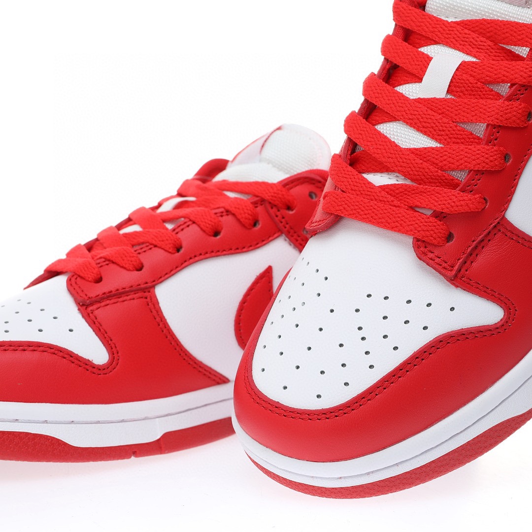 Dunk Low “聖約翰大學紅白紅”