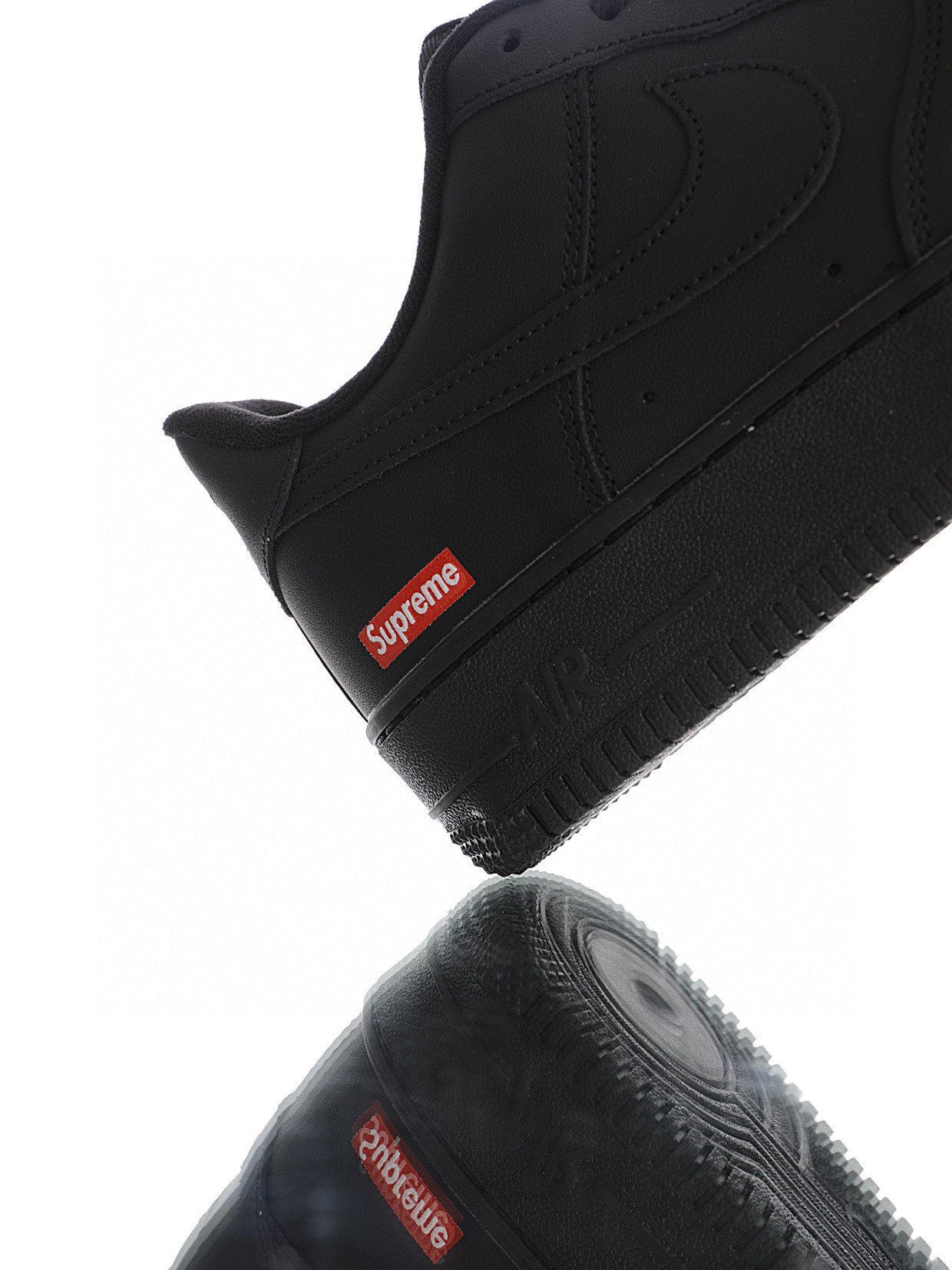 Supreme x Nike Air Force 1 「皮革黑紅LOGO」