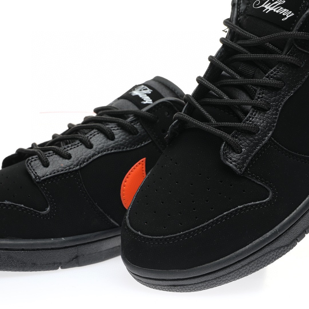 Dunk Low “聯名黑亮橙”